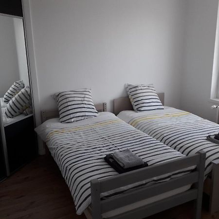 Le Corto Hotel Savigny-Lévescault Екстериор снимка